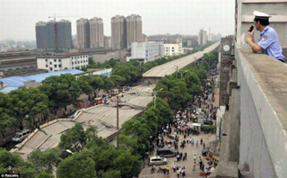 Illustration for article titled Chinese Bridge Collapse Kills Nine, Incites Local Outrage